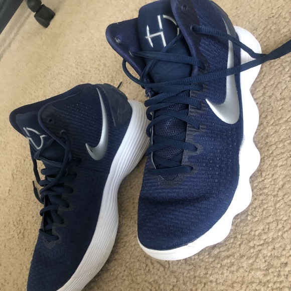 Clothing - Picture 8 of 8